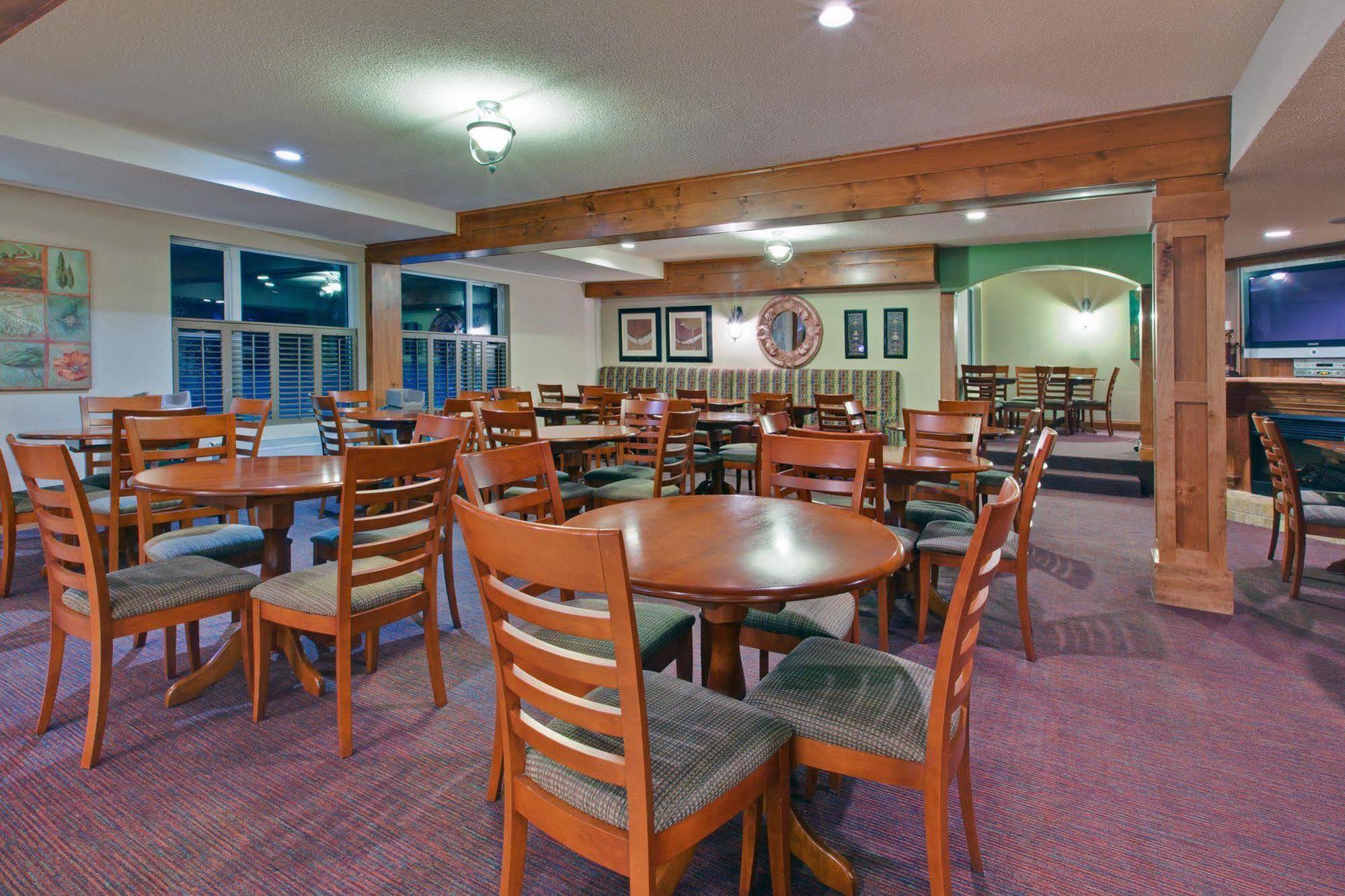 Holiday Inn Express Hotel & Suites Charlottetown By Ihg Экстерьер фото